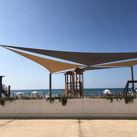 Lighthouse Beach - 3Br Seafront Apt 50M To Beach With Sea Views - Sleeps 6 Appartement *