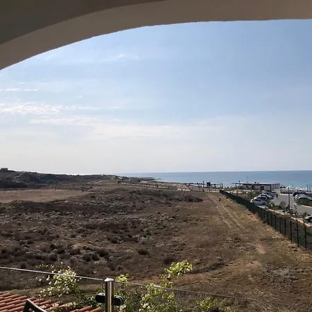 Appartement Lighthouse Beach - 3Br Seafront Apt 50M To Beach With Sea Views - Sleeps 6 *