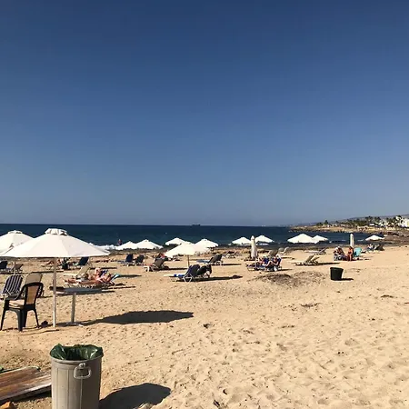 Lighthouse Beach - 3Br Seafront Apt 50M To Beach With Sea Views - Sleeps 6 *