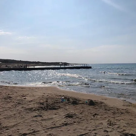 Lighthouse Beach - 3Br Seafront Apt 50M To Beach With Sea Views - Sleeps 6 * Paphos